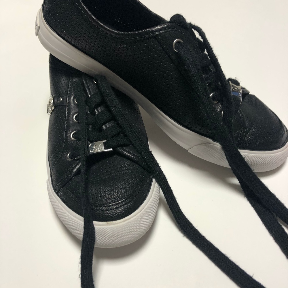 G by Guess Womens Faux Leather Sz 6 Sneakers